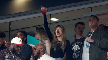 Taylor Swift attends Jets-Chiefs game