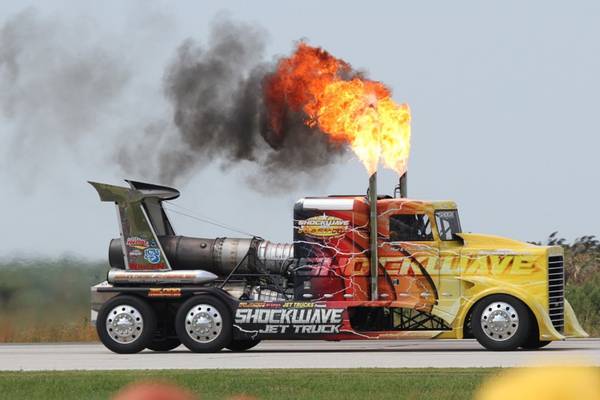 Jet truck driver dies in Michigan air show accident