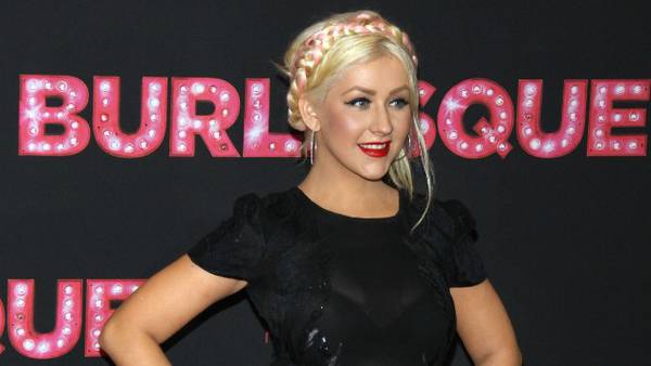 Christina Aguilera plans musical based on 'Burlesque' film