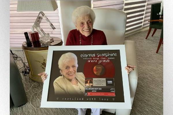 Ariana Grande's grandma presented with special award for chart achievement
